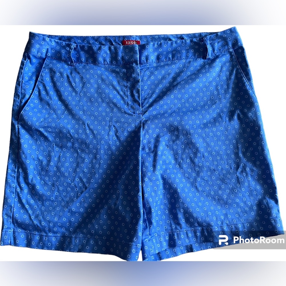 Izod women’s size 10 shorts.  Blue patterned.